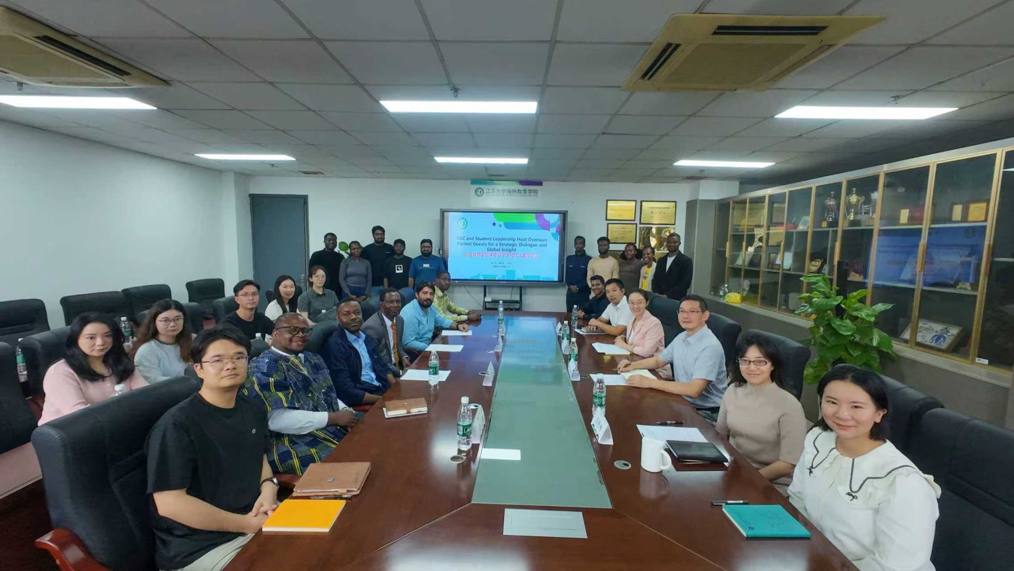 海外教育学院举办来华留学生校友座谈交流会