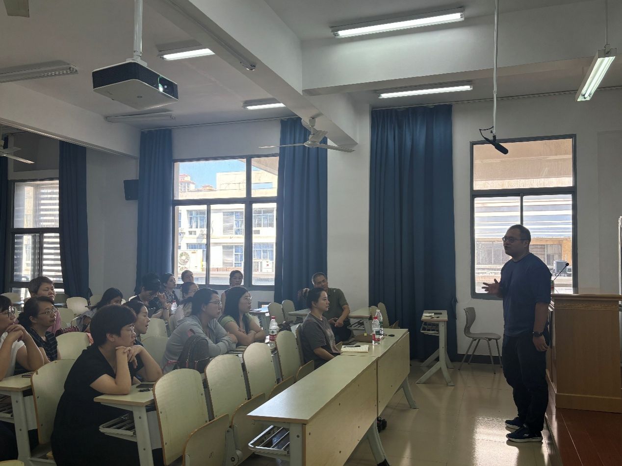 海外教育学院召开2025秋季学期预科中心首次全体教研会议