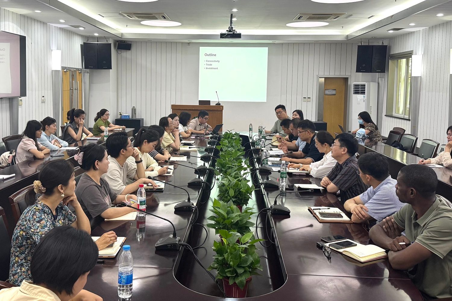 海外教育学院举办“全球视野下的中国与中亚”讲座